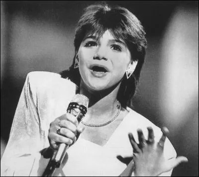 La plus jeune gagnante de l'histoire du Concours Eurovision de la chanson.
