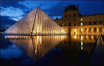 Comment s'appelle ce bâtiment connu à Paris ?