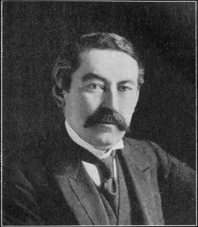 Quel ministre des Affaires étrangères français de 1925 à 1932 était surnommé " l'apôtre de la paix " ?