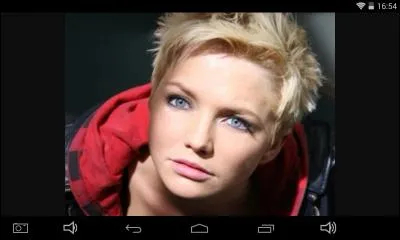 Comment s'appelle-t-elle ?