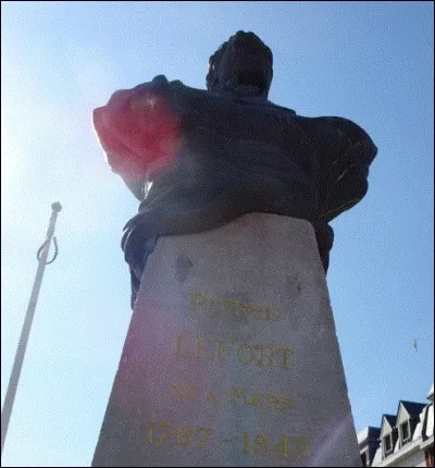 1767-1843- Quel est ce brillant médecin-chirurgien de marine et chercheur, natif de Mers qui s'est distingué entre autres par des travaux sur la fièvre jaune et dont on peut admirer le buste en bronze réédifié en 2007 par la ville ?