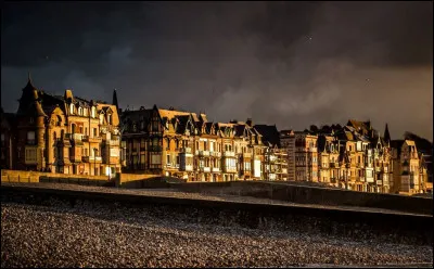 Plusieurs labels ont été attribués à Mers les Bains, Station Verte de vacances, Grand site de France et Site patrimoine remarquable depuis 1986. Pourquoi d’après-vous
