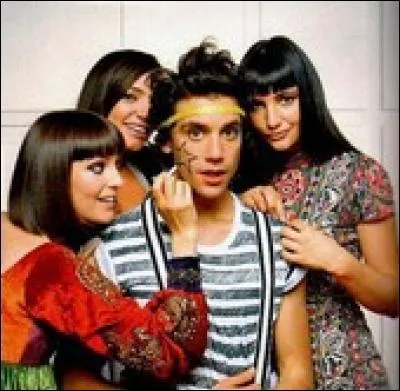 Comment s'appellent le frère et les surs de Mika ?