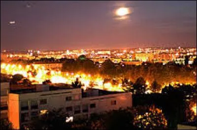 Ville francilienne de l'arrondissement de L'Ha&yuml;-les-Roses, Chevilly-Larue se situe dans le d&eacute;partement ...
