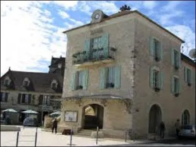 Nous nous trouvons &agrave; Labastide-Murat. Ancienne commune Lotoise dans le parc naturel r&eacute;gional ds Causses du Quercy, elle se situe en r&eacute;gion ...