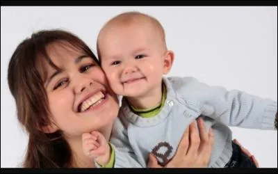 Elle donne naissance à un bébé qui s'appelle...