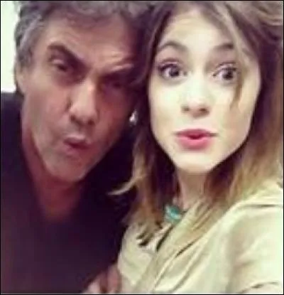 Quel est le métier du père de Tini ?