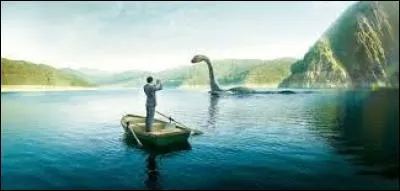 Voulez-vous aussi tenter votre chance pour photographier ce légendaire animal aquatique, habitant soi-disant les eaux de ce lac non moins célèbre ? Alors prenez votre billet à destination de cette nation appartenant au Royaume-Uni, ayant pour capitale la ville de :