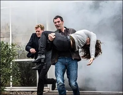 Qu'est-il arrivé à Elliot dans l'épisode "Jusqu'au dernier" ?