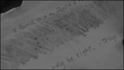 Quel est le message en braille que Toby donne à Spencer dans la saison 1 ?