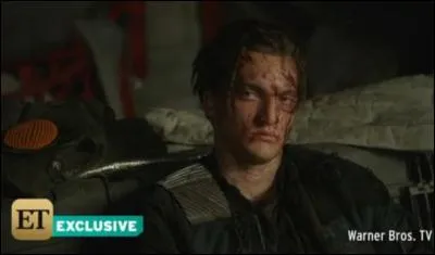 John Murphy a vécu une enfance pas terrible, ses parents sont morts alors qu'il était encore enfant. Dans la saison 2, Murphy et Raven sont tous les deux blessés, par qui sont-ils sauvés ?