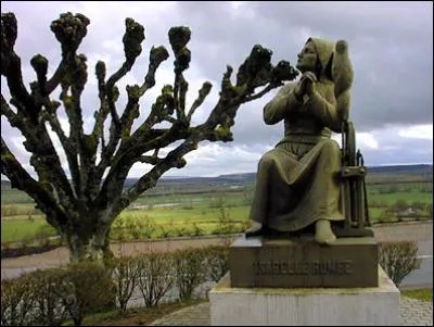La mère de Jeanne d'Arc avait également comme prénom « Isabelle ». Sous quel nom était-elle connue ?