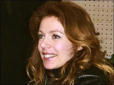 Quelle est la nationalité d'Isabelle Boulay ?
