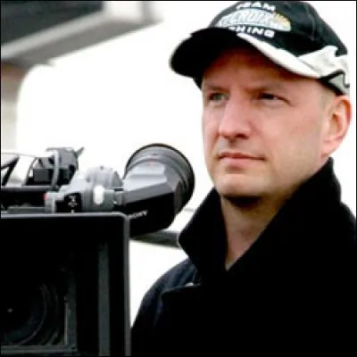 Quel réalisateur a fait jouer six fois Matt Damon, six fois George Clooney et quatre fois Julia Roberts ?