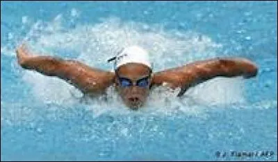 En natation individuelle, dans la course du medley ou quatre nages, à quelle place apparaît le papillon ?