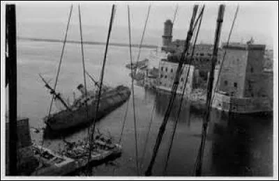 C'est la "Sartine" qui a bouché le port de Marseille et non une "sardine".