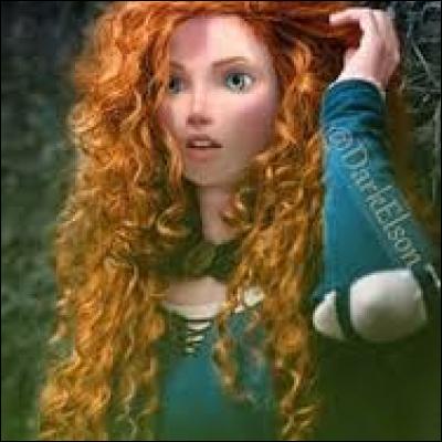 Je suis Écossaise, je tire à l'arc, je suis rousse et à cause de moi ma mère s'est transformée en ours. Qui suis-je ?