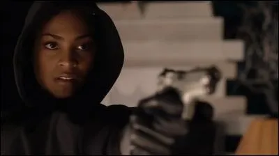 Shana a tiré une balle sur...