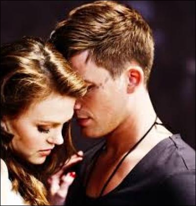 Dans quelle série apparaît ce couple ?