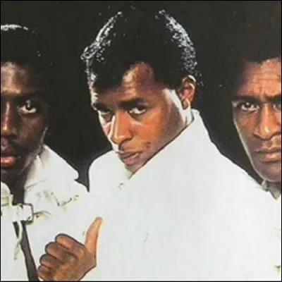 Quel groupe a chanté "Just an Illusion" en 1982 ?