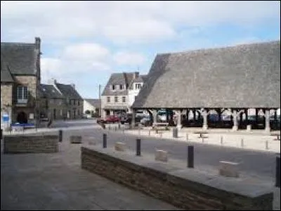 Nous flânons dans les rues de la ville de Plouescat. Nous sommes dans le Pays de Léon, sur la Côte des Légendes. Station balnéaire bretonne, elle se situe dans le département ...