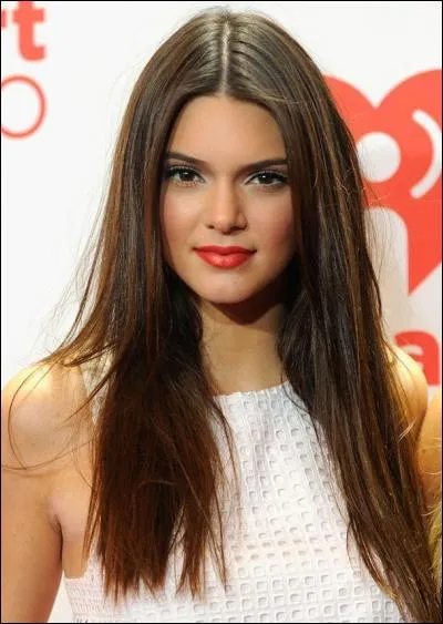 Comment s'appelle cette célébrité ?