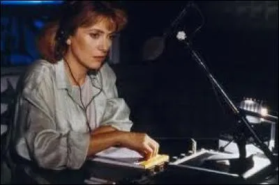 Catherine Deneuve interprète une psychiatre répondant aux divers soucis des auditeurs, dans ce film de 1988, réalisé par Elisabeth Rappeneau. Quel est le titre de ce film ?