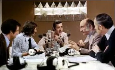 L'immense Jean Yanne a réalisé ce long-métrage, sorti en 1972. En compagnie de Daniel Prévost, Jacques François, Bernard Blier ou encore Michel Serrault, Jean Yanne s'en donne à coeur joie pour nous livrer une belle satire du monde de la radio. Ce film s'appelle ...