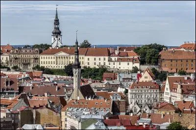 Capitale située dans le Comté de Harju - la Cathédrale orthodoxe Alexandre-Nevsky - Golfe de Finlande - capitale d'un pays indépendant en 1991