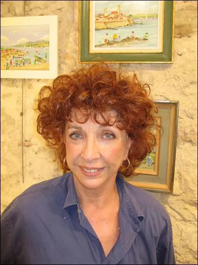 Comment s'appelle cette chanteuse, originaire de Perpignan, qui revendique être une « Fleur de province » et qui désire « Tout le monde à la campagne » ?