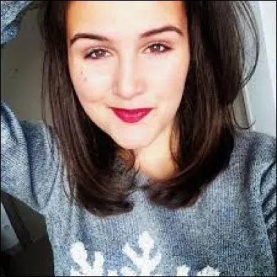 Avec qui a-t-elle fait la vidéo-maquillage à l'aveugle ?