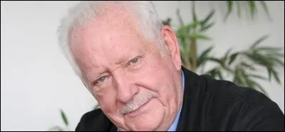 Sur quelle radio Pierre Bellemarre nous raconte-t-il ses histoires extraordinaires ?