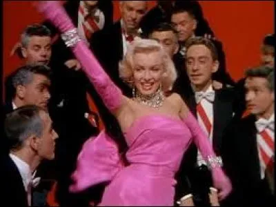 En 1953, Marilyn Monroe est en tête d'affiche de ce film musical américain, réalisé par Howard Hawks. Quel en est le titre ?