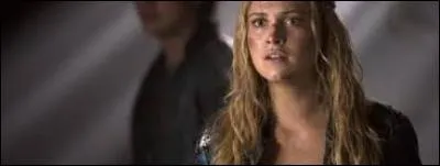 Que veut A.L.I.E. de Clarke et comment fait-elle ?