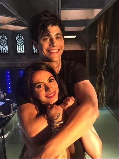 Quel est le nom de famille d'Alec et Isabelle