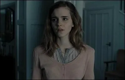 Quel sortil&egrave;ge a-t-elle jet&eacute; &agrave; ses parents dans Harry Potter 7, partie 1 ?