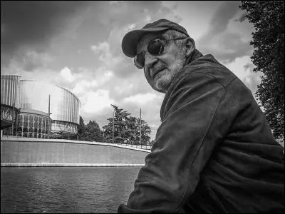 Initiateur des "Francofolies" de La Rochelle et d'émissions telles que "Y'a d'la chanson dans l'air", que fut aussi Jean-Louis Foulquier dans sa jeunesse ?