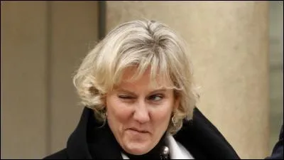Nadine Morano nous a gratifié d'une analyse exceptionnelle sur la délinquance. Selon elle, qu'est-ce qui n'existait pas avant l'invention du téléphone portable ?