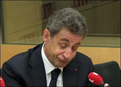 Complétez ce conseil très pertinent de Nicolas Sarkozy : "C'est pas parce que vous voulez renverser la table que vous descendez de..."