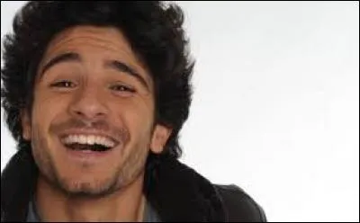 V - Comment s'appelle réellement celui qui prend le pseudonyme de Vérino ?