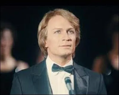 C - Comment surnommait-on Claude François ?