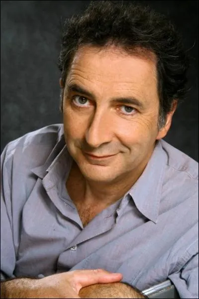 François Morel est surtout connu pour ses talents d'acteur mais il anime aussi une chronique mais sur quelle radio ?