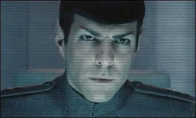 Comment ça, tu as perdu ton vaisseau ? Peut-être que le capitaine Spock pourra t'en prêter un. Comment s'appelle son vaisseau ?
