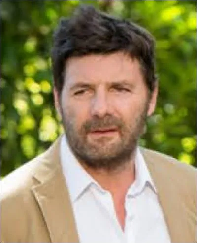 Quand Nathalie arrive, que veut-elle ?