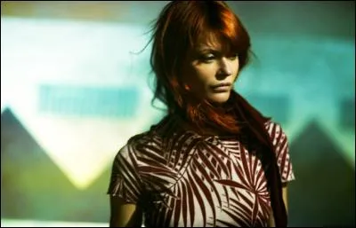 A quelle chanteuse doit-on la chanson "Vendredi soir", sortie en 1993 ?