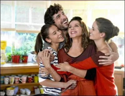 Clem aime-t-elle son demi-frère ? (fait-elle semblant ?)