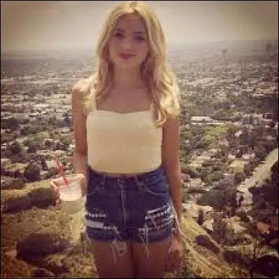 Quel âge a-t-elle ? ... ans