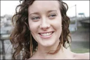 Qui est ce personnage dans la srie Skins ?