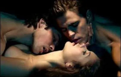 Le sang qui a transformé Elena en vampire est celui de :