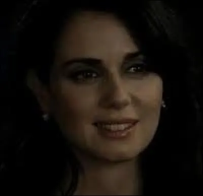 Qui a transformé Isobel en vampire ?